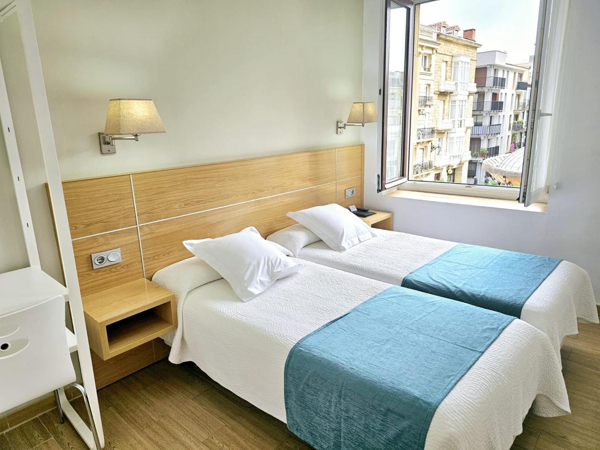 Musika Plaza Hotel Zarautz Exterior photo